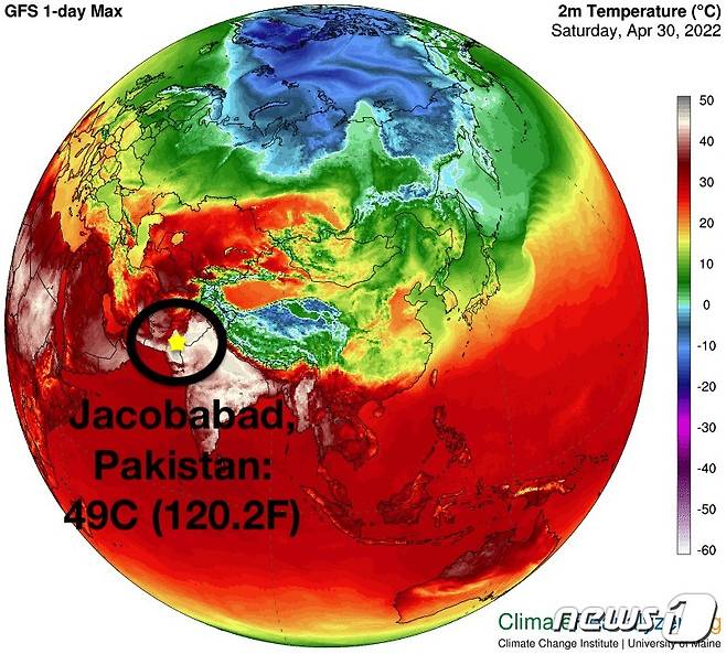 122년 만에 가장 더운 4월을 맞은 인도 북서부와 중부지방. 파키스탄 신드주(州)의 야코바드는 지난달 30일 섭씨 49도를 기록했다. (US StormWatch 트위터 캡처) © 뉴스1