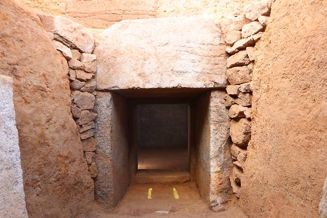 부여 왕릉원 동고분군 6호분 석실 전경. 문화재청 제공