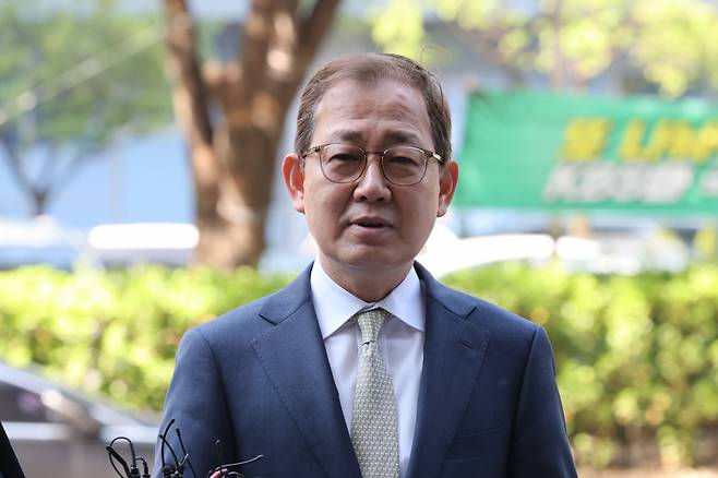 김인철 부총리 겸 교육부 장관 후보자가 3일 오전 서울 여의도 한국교육시설안전원에 마련된 후보자 사무실 앞에서 사퇴 입장을 밝히고 있다. ⓒ연합뉴스