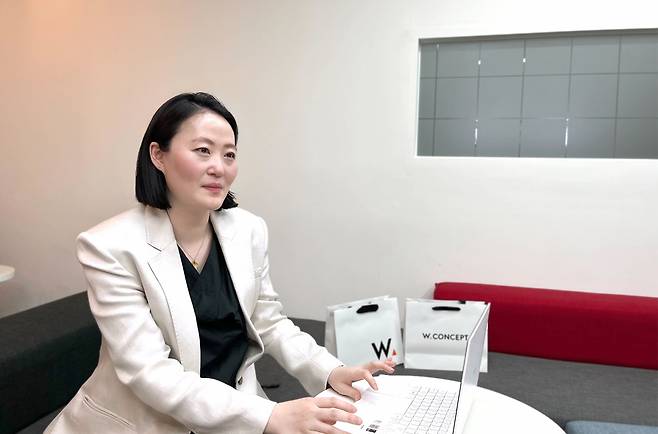 헤럴드경제는 신희정 W컨셉 상품기획담당 어패럴 유닛장을 만나 올해 패션 트렌드와 W컨셉의 상품 기획 전략에 대해 인터뷰 했다. [W컨셉 제공]