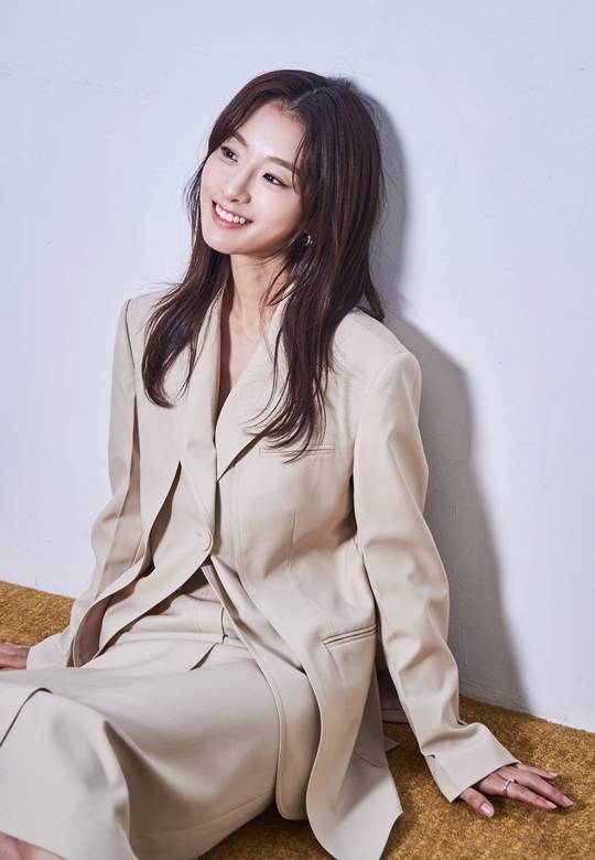 일본에서 꾸준히 활약하며 대표적 재외국민 배우로 자리매김한 현리