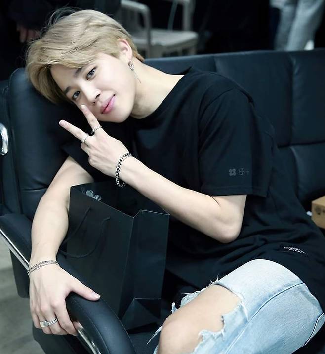 '단 4일의 기적' 방탄소년단 지민 'With You' 英오피셜 싱글 차트 다운로드 5위·세일즈 8위..최장 1위까지