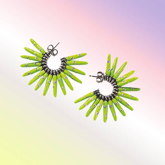 콘 이어링 1백92만원 보테가 베네타.