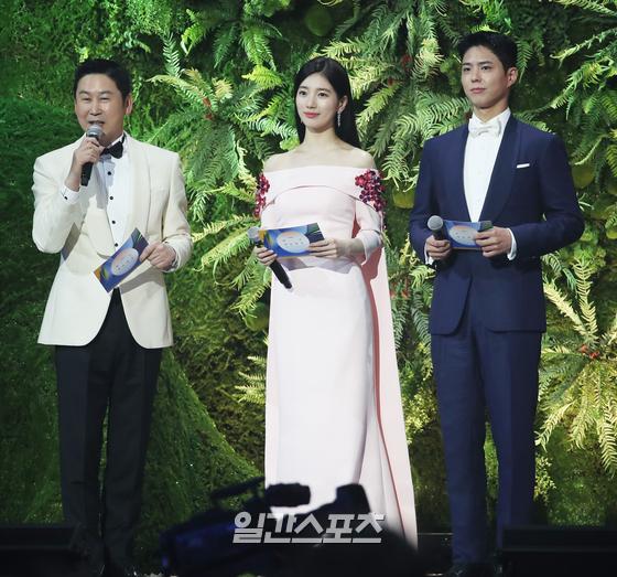 Shin Dong-yup, Suzie, and Park Bo-gum, who are in charge of the society, are giving a greeting to the 58th Baeksang Arts Grand Prize at the Korea International Exhibition Center in Goyang Ilsan, Gyeonggi Province on the afternoon of the 6th.The Baeksang Arts Awards, the only comprehensive arts awards ceremony in Korea that includes TV, film and theater, will be held at the 4th Hall of the Korea International Exhibition Center in Goyang Ilsan from 7:45 pm on May 6.You can meet live on JTBC, JTBC2 and JTBC4. It will be broadcast live on TikTok.