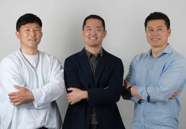 '강철부대2'의 미션을 완성하는 데 자문역할을 한 마스터 3인방이 지난 2일 서울 여의도 국민일보사에서 사진을 찍으며 포즈를 취하고 있다. (왼쪽부터) 박민형, 안웅태, 채병덕 마스터. 김지훈 기자