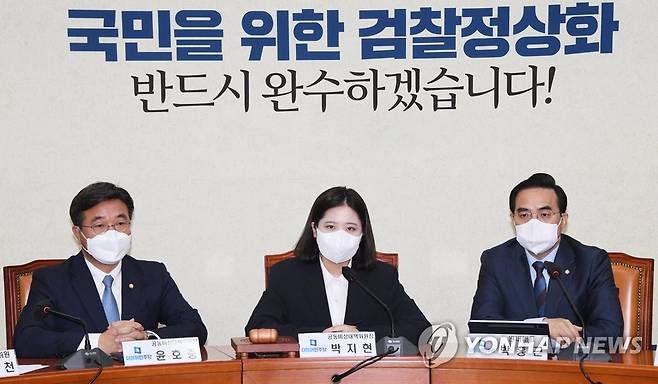 발언하는 박지현 공동비상대책위원장 (서울=연합뉴스) 하사헌 기자 = 더불어민주당 박지현 공동비상대책위원장이 6일 서울 여의도 국회에서 열린 비상대책위원회의에서 발언하고 있다. 2022.5.6 [국회사진기자단] toadboy@yna.co.kr