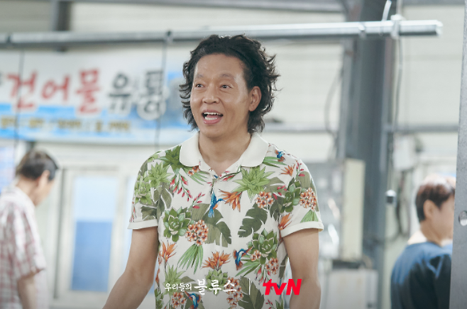 깡패보다는 순댓국 팔아 아들 키우는 환한 미소의 인권이 더 잘 어울리는 배우 박지환 ⓒ