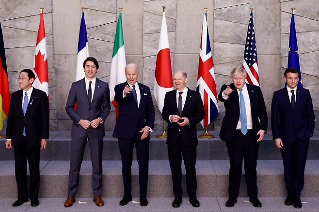 G7 정상들은 볼로디미르 젤렌스키 우크라이나 대통령과 화상 회담을 갖고 러시아산 석유에 대한 단계적인 금수조치를 약속했다. (사진= AFP)