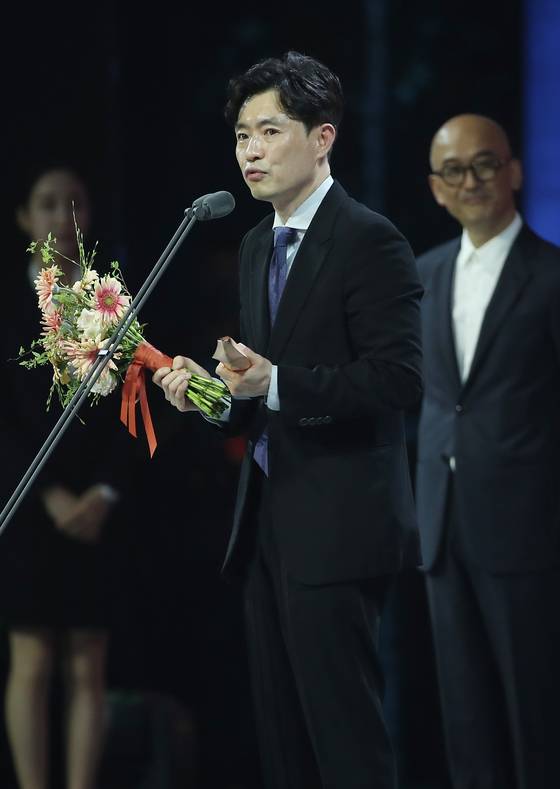 영화 '모가디슈' 류승완 감독이 제58회 백상예술대상에서 영화부문 대상을 수상했다. 〈사진=백상예술대상 특별취재단〉
