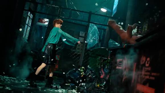 투모로우바이투게더의 신곡 'Good Boy Gone Bad' 뮤직비디오 티저가 공개돼 관심을 모으고 있다. [사진=투모로우바이투게더 'Good Boy Gone Bad' MV 티저 영상 캡쳐]