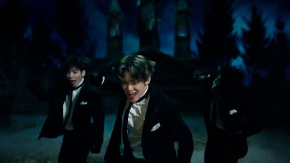 투모로우바이투게더의 신곡 'Good Boy Gone Bad' 뮤직비디오 티저가 공개돼 관심을 모으고 있다. [사진=투모로우바이투게더 'Good Boy Gone Bad' MV 티저 영상 캡쳐]