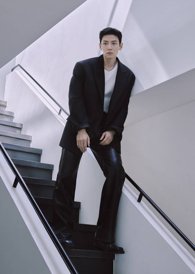 지창욱