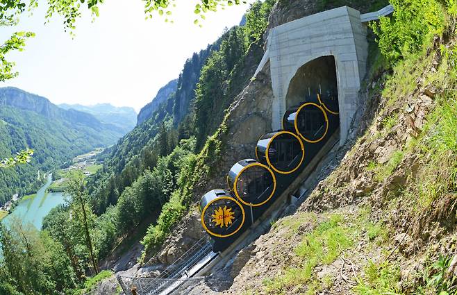 폐수를 동력으로 활용한 스위스 후니쿨라(푸니)