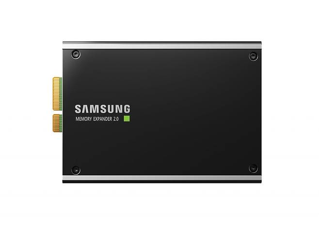 삼성전자의 업계 최초 고용량 512GB CXL D램 모습[삼성전자 제공]