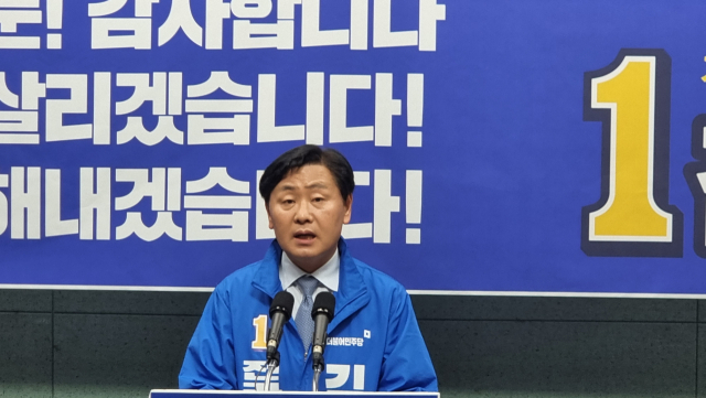 ▲김관영 더불어민주당 전북도지사 후보가 2일 오전 전북도의회 브리핑룸에서 기자회견을 하고 있다.ⓒ프레시안(김대홍)