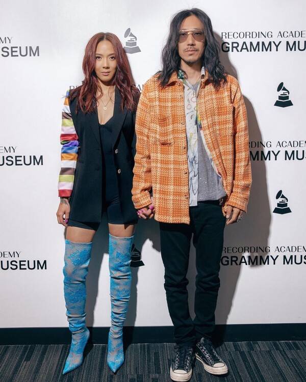 ▲ '더 그래미 뮤지엄 : 글로벌 스핀 라이브'에서 공연을 펼친 윤미래(왼쪽)와 타이거JK 부부. 제공|필굿뮤직