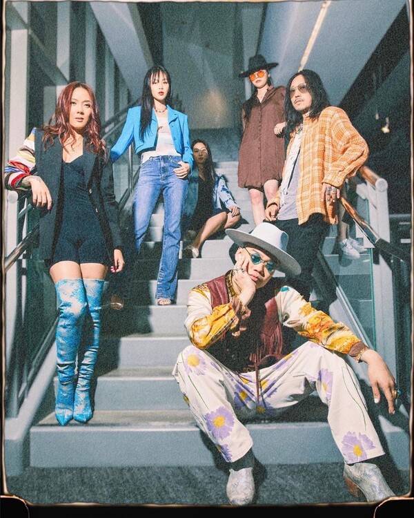 ▲ '더 그래미 뮤지엄 : 글로벌 스핀 라이브'에 참석한 타이거JK 윤미래 부부 일행들. 제공|필굿뮤직