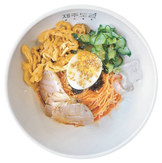 제주 메밀 간장기름비빔국수.
