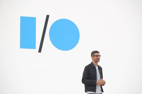 11일(현지시각) 미 실리콘밸리 구글 본사에서 열린 구글 I/O에서 순다르 피차이 CEO가 기조연설을 하고 있다. 구글 제공