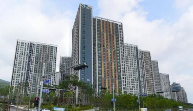 부산시 기장군 일광읍에 있는 한 아파트 전경 사진=네이버 로드뷰