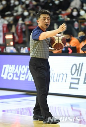 [서울=뉴시스]KBL 이승무 심판, 동아시안게임에 파견 (사진 = KBL 제공)