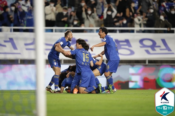 수원삼성 선수단 / 사진=한국프로축구연맹 제공