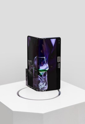 8" 360° folding screen with Pol-less technology (PRNewsfoto/TCL CSOT)