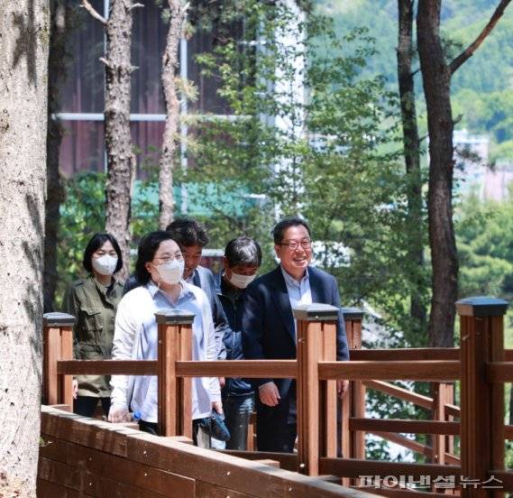 조광한 남양주시장 15일 화도읍 녹촌리 화도근린공원 공사현장 로드체킹. 사진제공=남양주시