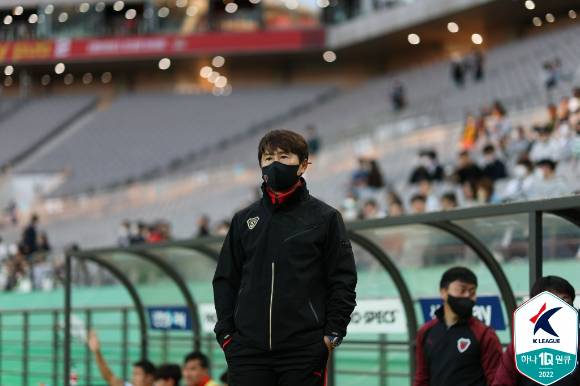 포항 스틸러스 김기동 감독. [사진=한국프로축구연맹]