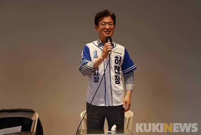 허태정 더불어민주당 대전시장 후보가 '문화예술클러스터' 설치와 원도심 창작촌 조성에 대해 설명하고 있다. 사진=허태정 캠프.