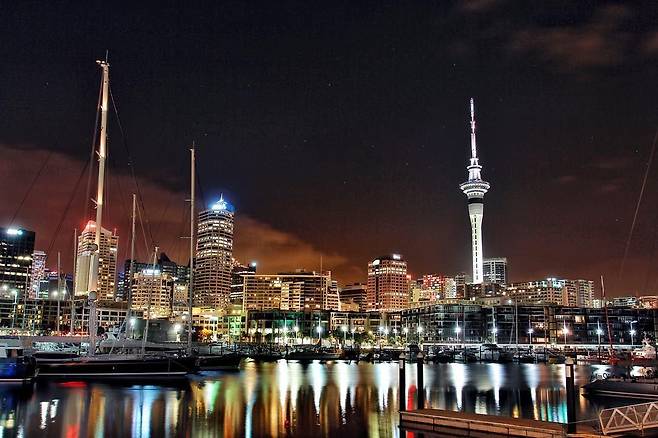 뉴질랜드의 최대 도시이자 여행의 관문인 오클랜드의 야경. /트위터 캡처