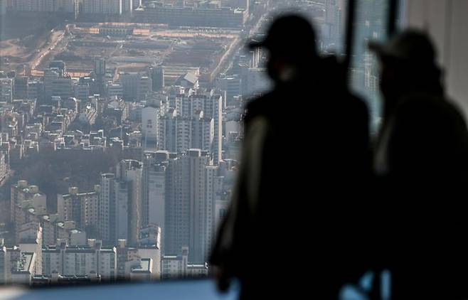 임대차2법 시행 2년째를 맞는 오는 7월 말 이후부터 계약갱신청구권 만료 매물이 시장에 높은 가격으로 풀릴 것으로 예상되면서 하반기 전세대란 우려가 커지고 있다. ⓒ뉴시스