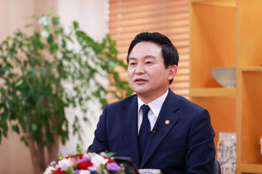 원희룡 신임 국토교통부 장관이 16일 온라인으로 열린 취임식에서 취임사 하고 있다. <국토교통부 제공>