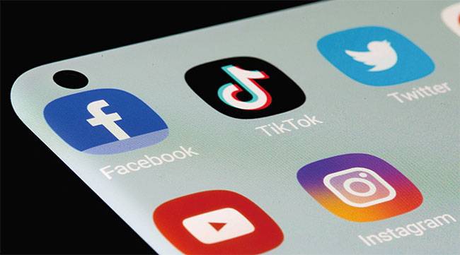 필리핀 대선에서 마르코스 당선인이 승리한 일등 공신으로 꼽히는 소셜미디어. 사진 로이터연합