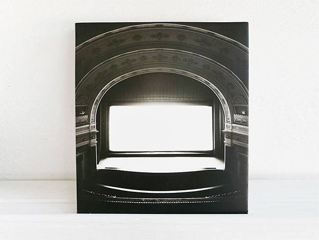 사진집 ‘극장들(Theaters)’ 표지. 사진 김진영