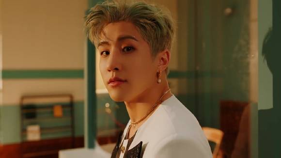 아스트로(ASTRO) 세 번째 정규 앨범 'Drive to the Starry Road'의 타이틀곡 'Candy Sugar Pop' 뮤직비디오 티저 영상이 공개돼 관심을 모으고 있다. [사진=아스트로 'Candy Sugar Pop' MV 티저 영상 캡쳐]