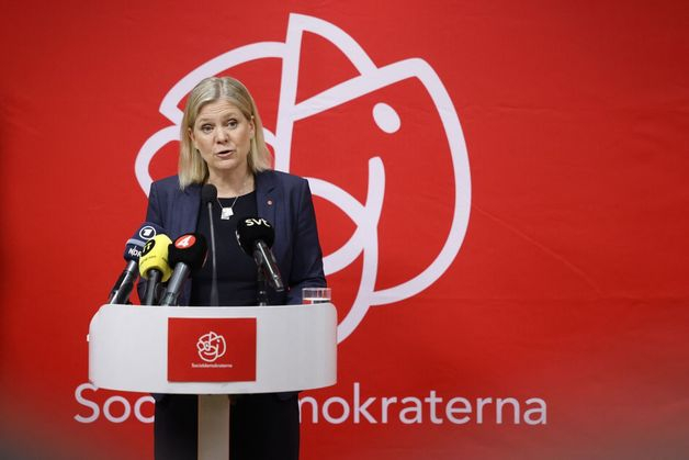 (스톡홀름 AFP=뉴스1) 우동명 기자 = 마그달레나 안데르손 스웨덴 총리가 15일(현지시간) 스톡홀름 사회민주당 당사에서 기자회견을 열고  "스웨덴의 안전을 위해 나토에 가입하는 것이 최선이라고 생각한다"며 집권 사회민주당은 스웨덴의 나토 가입을 찬성한다고 밝히고 있다.   (C) AFP=뉴스1