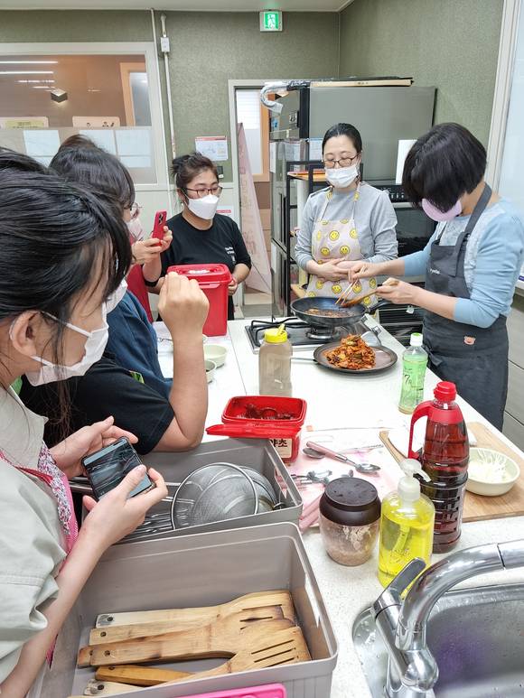 인천북부교육지원청(교육장 전병식)은 2022년 다문화가정 학부모동아리 '달콤한 대화'의 활동을 시작한다고 16일 밝혔다. [사진=인천시교육청]