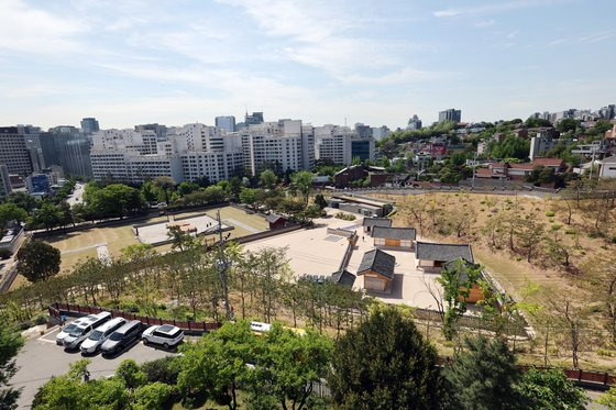 사직단. 일제강점기에 심하게 훼손된 제례 준비 공간 전사청(典祀廳) 권역을 복원해 지난 10일 개관했다. [연합뉴스]