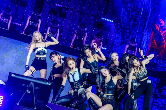 Girl group Twice performing live in Los Angeles during its encore performance of the "Twice 4th World Tour 'Ⅲ' on May 14 [JYP ENTERTAINMENT]