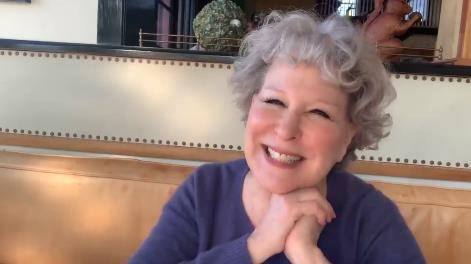 미국의 유명 엔터테이너 베트 미들러(77). 트위터 캡처