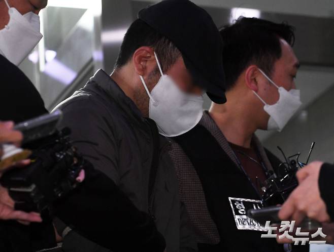 회삿돈 614억원을 횡령한 혐의를 받는 우리은행 직원 전모 씨. 황진환 기자