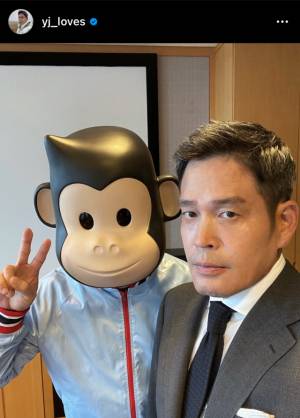 제이릴라 캐릭터와 함께한 정용진 신세계 부회장./사진출처=정용진 신세계 부회장 인스타그램