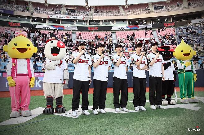 사진출처=kt 위즈, kt 롤스터 홈페이지.