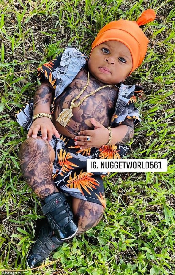 미국 플로리다의 패션 디자이너 샤메키아 모리스의 아들의 몸이 가짜 문신으로 뒤덮여져있다. /사진=뉴시스
