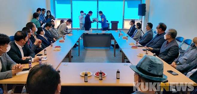 김종식(민주) 목포시장 후보가 17일 ‘선거대책본부’를 출범시키고 본격적인 선거체제에 돌입했다.[사진=김종식 선거사무소]