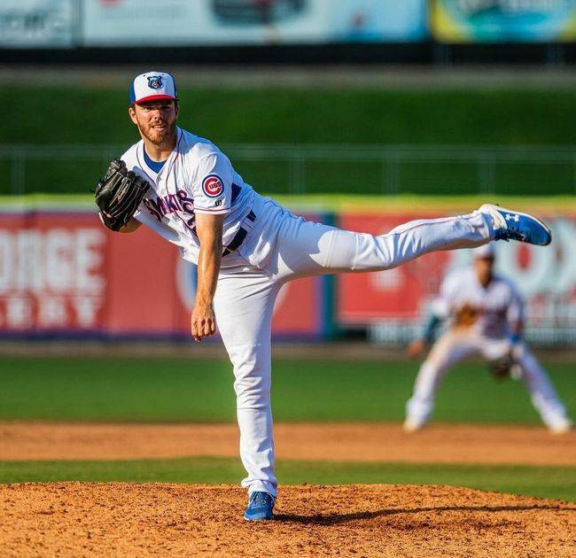 컵스 산하 더블A 테네시 스모키즈 시절 휴즈. 테네시 스모키즈 SNS