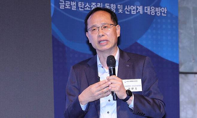 18일 서울 중구 더 플라자 호텔에서 열린 2022 세계에너지포럼 세션1에서 김민수 한국남부발전(주) 그린뉴딜사업처장이 발언하고 있다. 이재문 기자