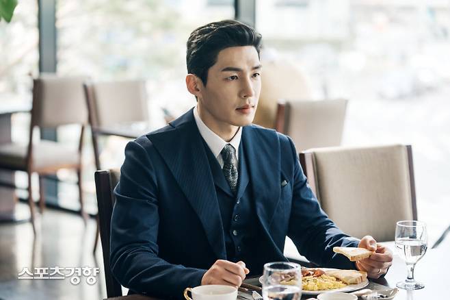 TV조선 드라마 ‘결혼작사 이혼작곡’ 시리즈에서 서동마 역을 연기한 배우 부배의 출연장면. 사진 지담미디어