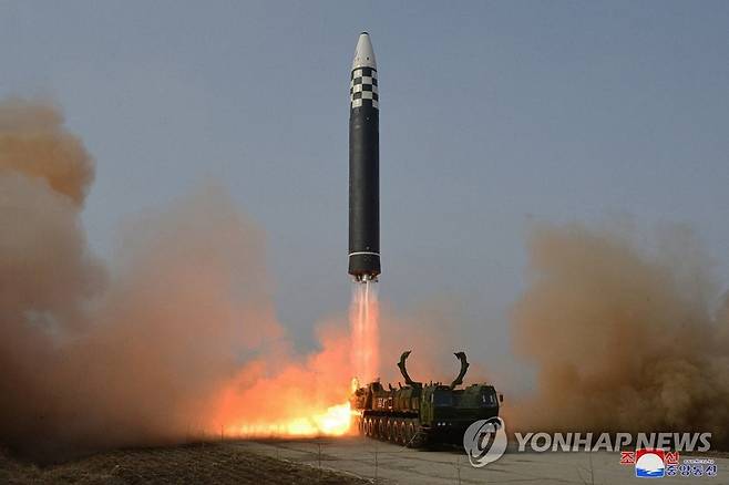 3월 24일 북한 ICBM 발사  [평양 조선중앙통신=연합뉴스 자료사진. 국내에서만 사용가능. 재배포 금지. For Use Only in the Republic of Korea. No Redistribution] nkphoto@yna.co.kr